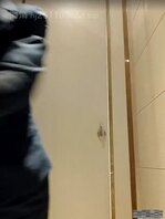 公司财务熟女办公室自慰后穿开档肉丝厕所脱光自慰喷水