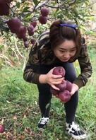 和妈妈一起体验干农活0