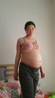 分享巨乳老妈的风骚孕照，大家帮忙看看老妈是不是那种风骚的女人0