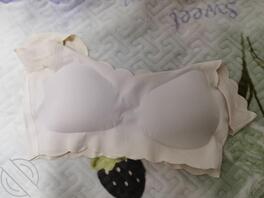 骚逼小姨子的内裤，罩罩，有想要的兄弟吗0