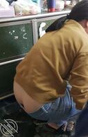 同学来我家玩，妈妈招待我同学很辛苦2