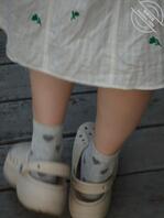 女高美足，美脚，洞洞鞋分享1