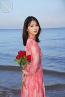 气质女神徐枫灿，反差吞精颜射骚母狗