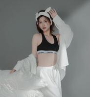 珠海女大模特公交骚货1