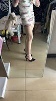 人妻的腿翘起来的高跟鞋