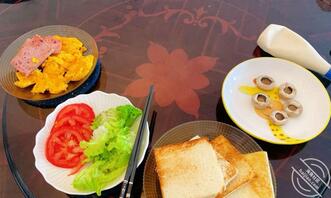 【原创】姐姐在打扫卫生，姐夫在卧室打王者，忍不住强上了姐姐，还惊动了姐夫2