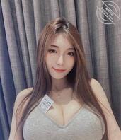 极品高颜值白领黄诗涵与前男友自拍视频曝光，深喉爆操喷汁，叫床声也很好听2