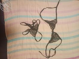 翻出来的越多，越觉得我妈是个骚逼，还有几天回来了真想艹死她