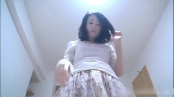 极品白嫩美女求通过