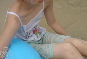 贫乳萝莉（已满18岁，贫乳）0