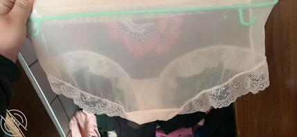 姑姑的骚内裤，想干姑姑大家看有没有机会0