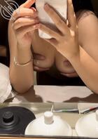 淫荡女友做爱时说拍点照片给海角的哥哥们看看1