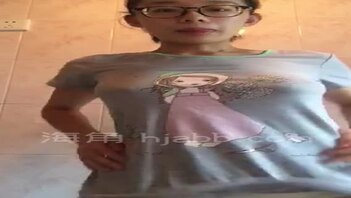 yq被隔离，老妹自慰给我看