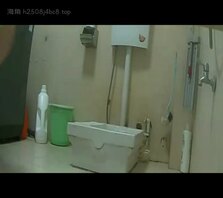 厕拍民工兄弟的骚老婆