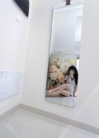 3. 看到女儿的性感私拍，忍不住偷拍她的裙底春光0