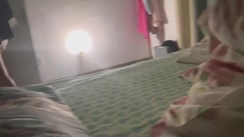 原创（86）我感冒刚好，就迫不及待的跟老妈搞一炮，内射体内