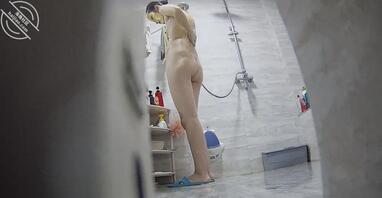 记录下83年老妈的极品酮体
洗澡偷拍熟妇老妈瘦瘦精致的身材2