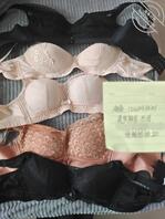绿母儿真实偷拍亲妈，有验证，有大屁股