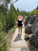 爬山露出，跟在一群人后面1