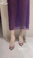 身材极好的推特淫妻 原创剧情演绎 睡裙撩到腰 红底高跟歪斜挂脚 她张嘴含住粗硬肉棒