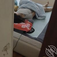 偷拍姐姐一边看毛片一边自慰2