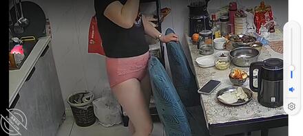 偷拍丈母娘的翘臀2