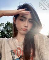 喜欢这种微乳吗？屁股上有腰窝。大拇指按压器 送给你们草1