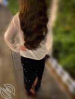 和舅妈的第一次约会像不像做贼？2