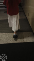 抄底少妇，真空，不知道塞了个什么东西2