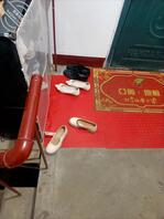 尾随骚逼打胶她的鞋0