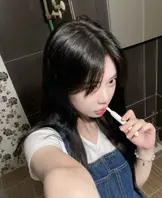 杭州高端女模特❤️馋得我每次和女朋友做爱都是想到她的脸！清纯高颜值，泪痣美人脸！1