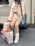 地铁上遇见的小妹，嫩得出水了都2