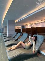 美女们的自拍 选上给妹子看大吊