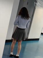 【真实偷拍】春天偷拍985大学生学生妹的短裙长腿小白袜