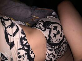 10,已和姐姐坦诚相待,但是有点小情况0