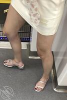 地铁少妇长腿