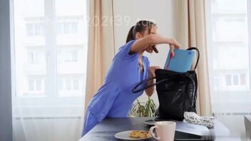 老婆着急上班，也要来一炮