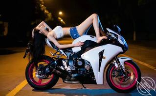 妈妈教我操姐姐2