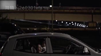 开车接我朋友的老婆，在车上操了一次，没过瘾，到家了又操了俩次