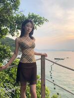 广东李依琳，这盯榨脸太骚了。刚刚分手，可以随时被操