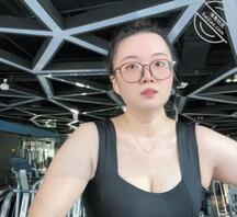 巨乳健身母狗的日常分享,请忽略发黑的小穴,轻喷2