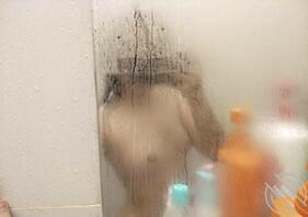 调教00后嫩胸母狗对镜自拍露出(下)2