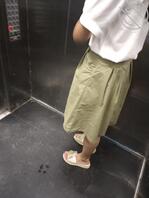 偷拍老师 射老师的鞋子 看着她穿着上课  爽死