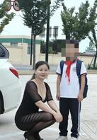 我老婆当着侄子的面穿成这样2