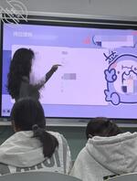 好想日老妈(三)刚准备好对老妈下老手,我大姨来给我送神儿来了,妈蛋的!!0