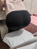 被嫂子发现偷拍她的大屁股，但却绕过了我是不是对我有意思