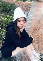 漂亮吗。逼特别紧。胸小了点但是很骚。需要视频的滴1