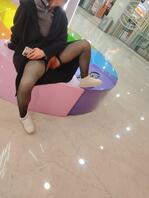 骚穴穿开档丝袜漏出1