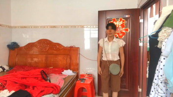 我和老妈的在家的二人世界,分享之前跑车和老妈开房偷拍的做爱视频2