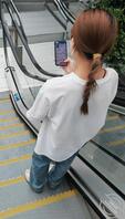 原创厕拍 只拍到背影的小姐姐